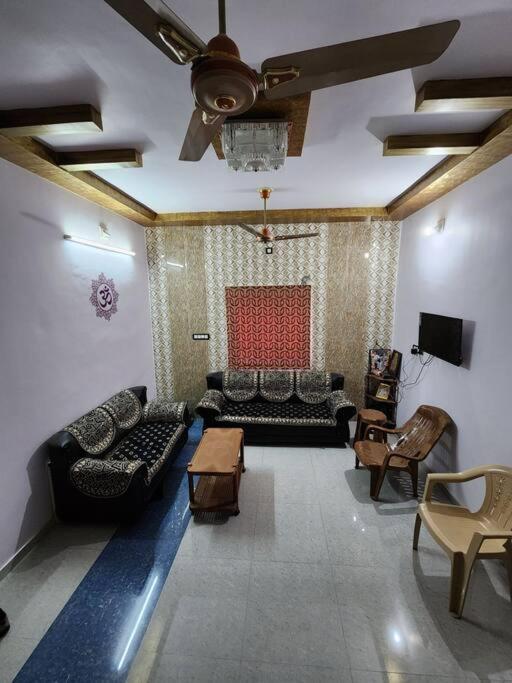 Farmhouse Close To Nature - Kesari Farm Gandhinagar Esterno foto
