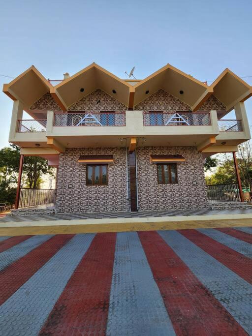Farmhouse Close To Nature - Kesari Farm Gandhinagar Esterno foto