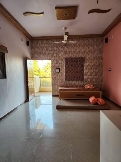 Farmhouse Close To Nature - Kesari Farm Gandhinagar Esterno foto