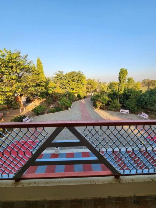 Farmhouse Close To Nature - Kesari Farm Gandhinagar Esterno foto