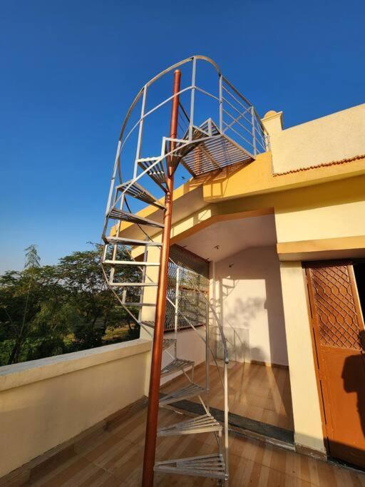 Farmhouse Close To Nature - Kesari Farm Gandhinagar Esterno foto